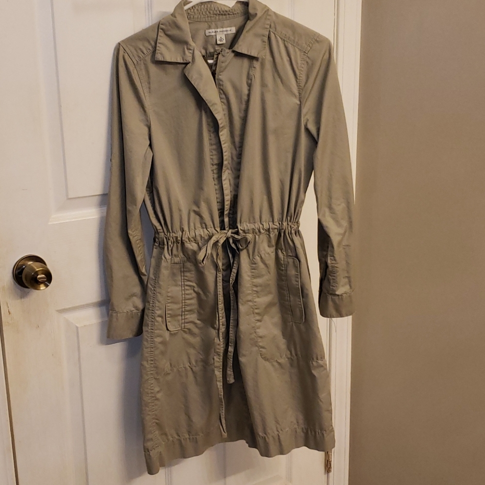 Dress - Picture 2 of 3